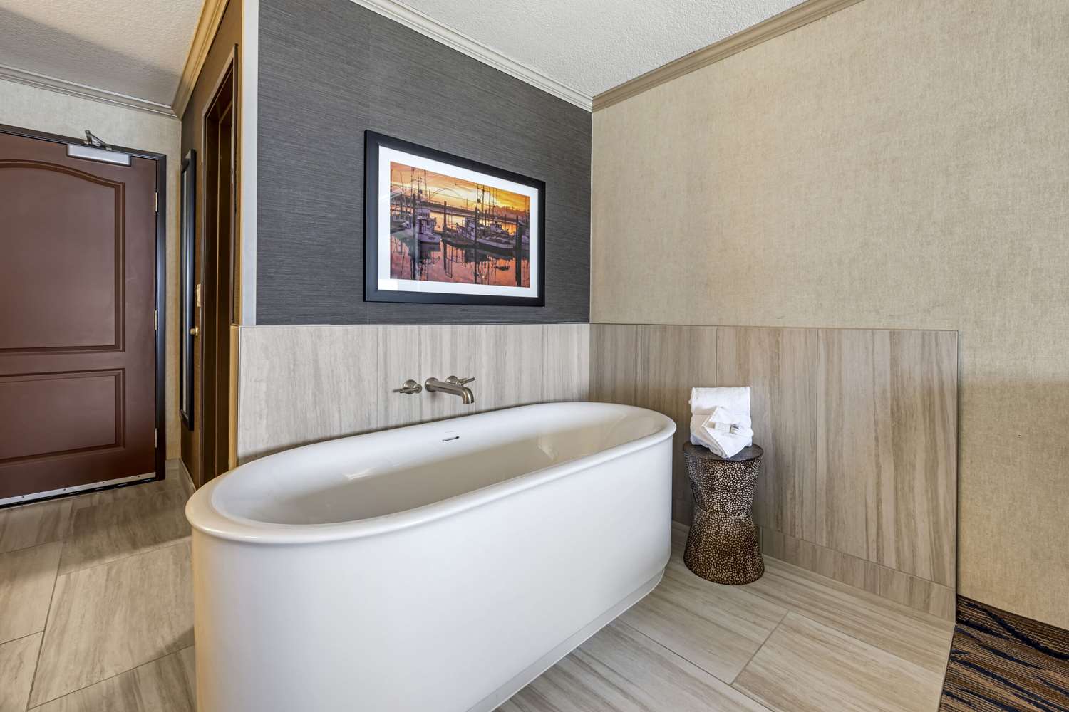 Elizabeth Oceanfront Suites by null
