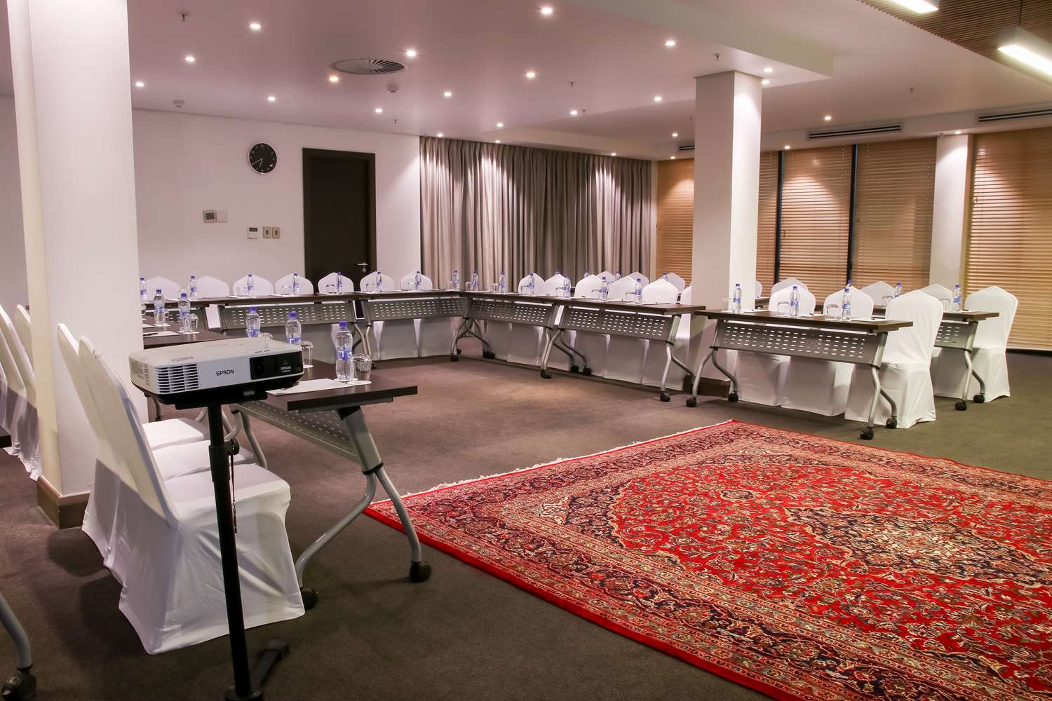 Legend Hotel Lagos Airport, Curio Collection by Hilton photo 6