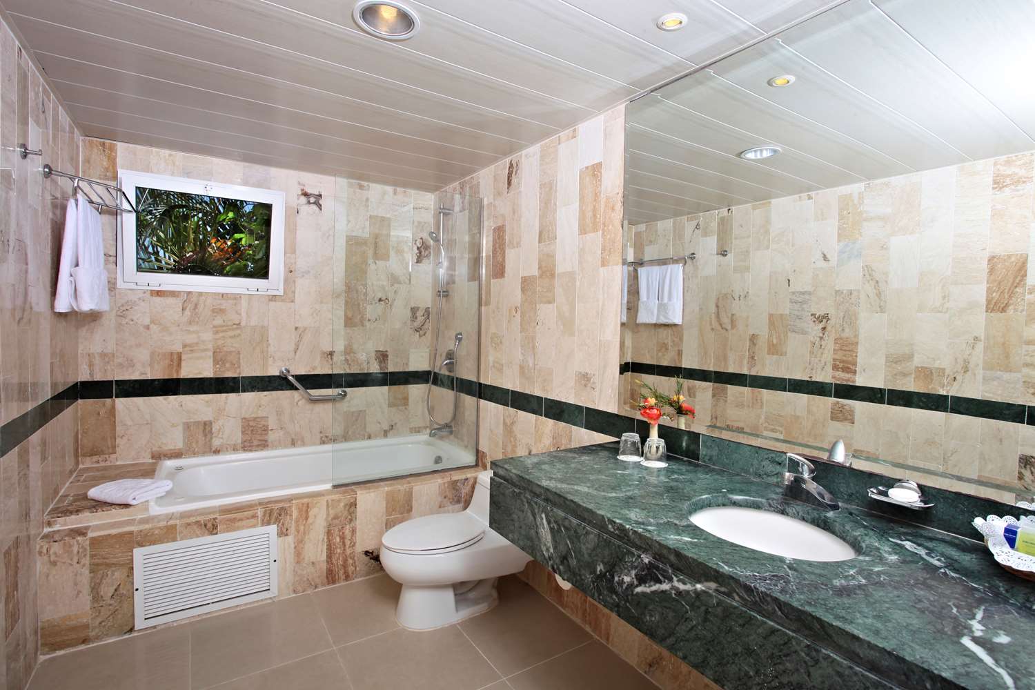 Eurostars Grand Cayacoa by null