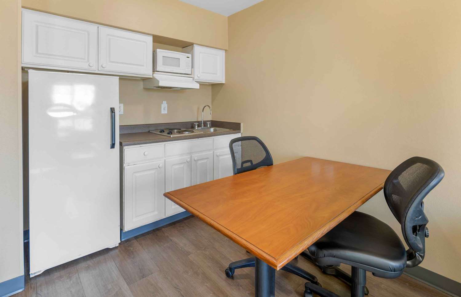 Aviator Suites Hotel Juneau Airport by Aspen Hotels photo 7