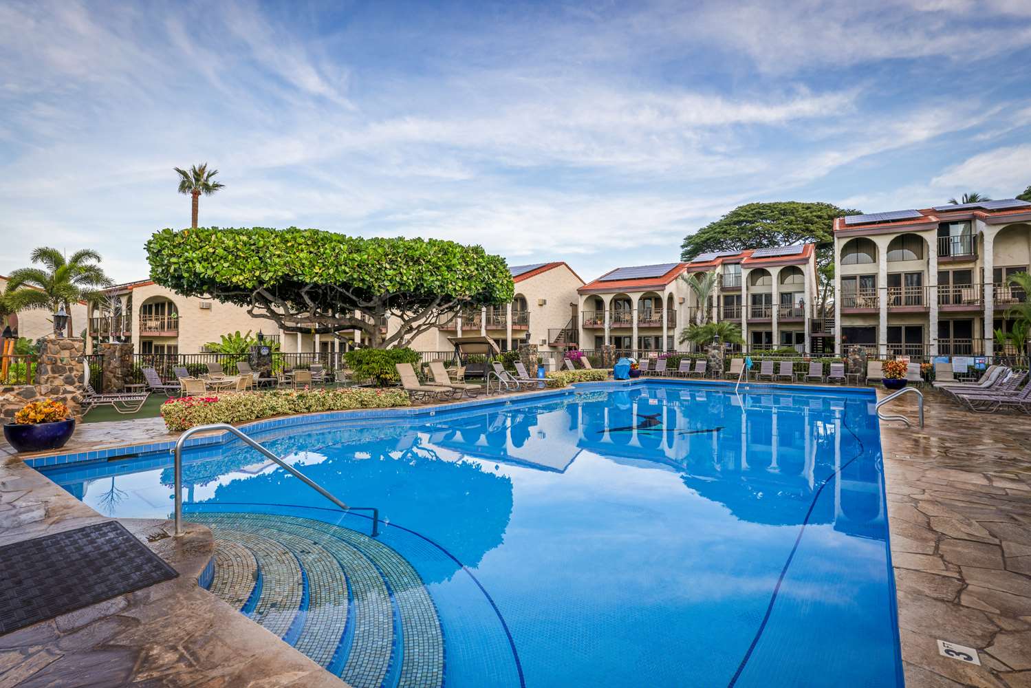 Aston Maui Hill Resort by null
