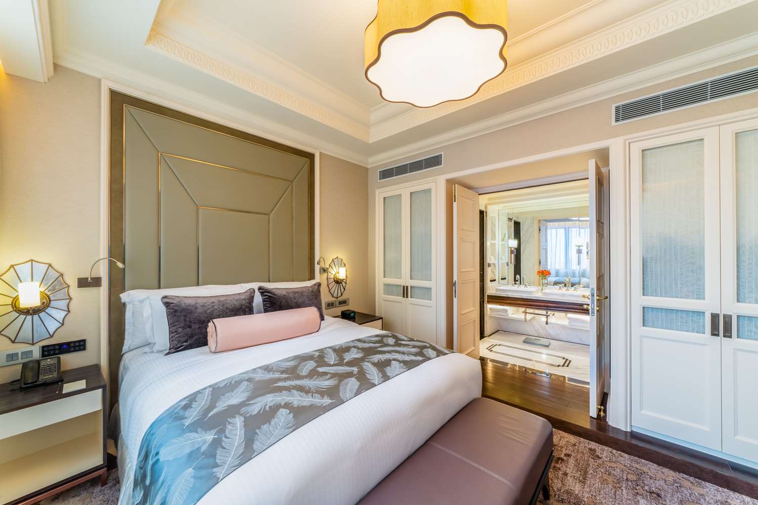 Caravelle Hotel by null
