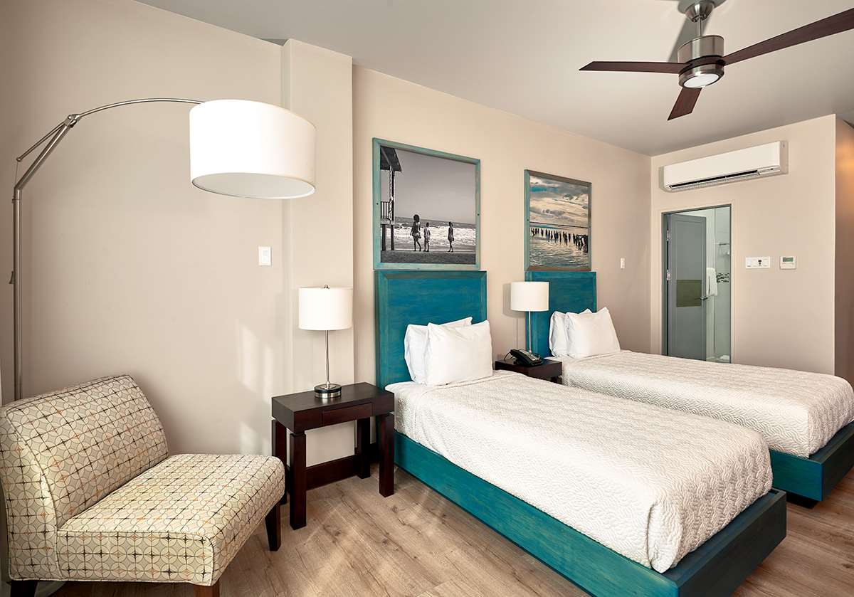 R Hotel Kingston by null