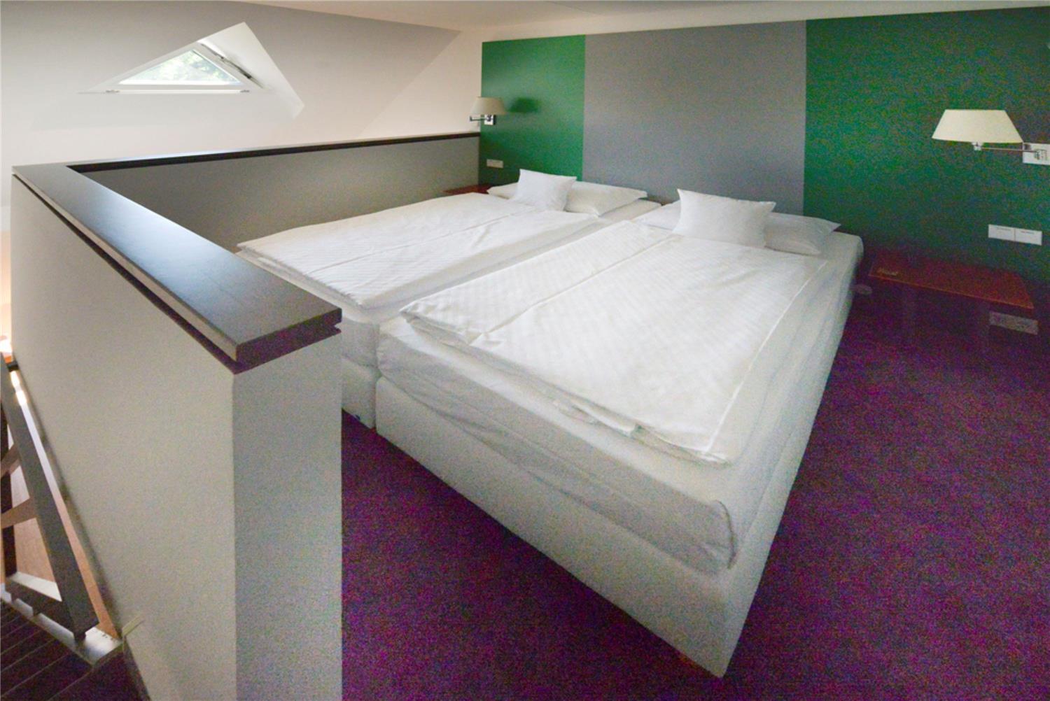 Schloss Eckberg by null