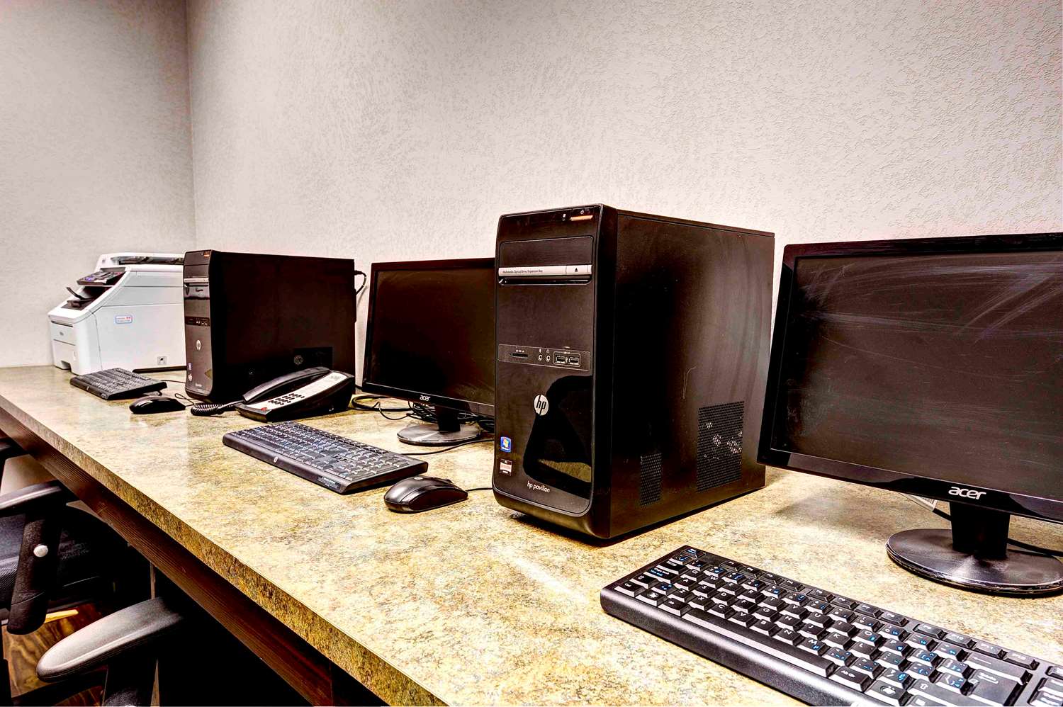 Home Inn & Suites - Swift Current by null