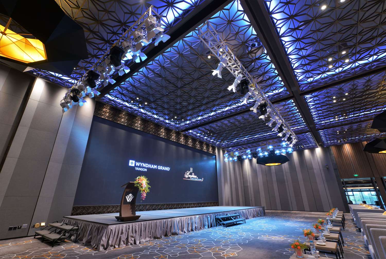 WYNDHAM GRAND YANGON Hotel by null