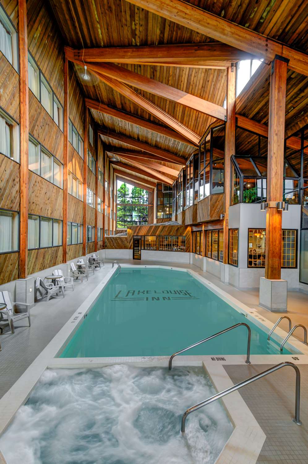 Lake Louise Inn by null