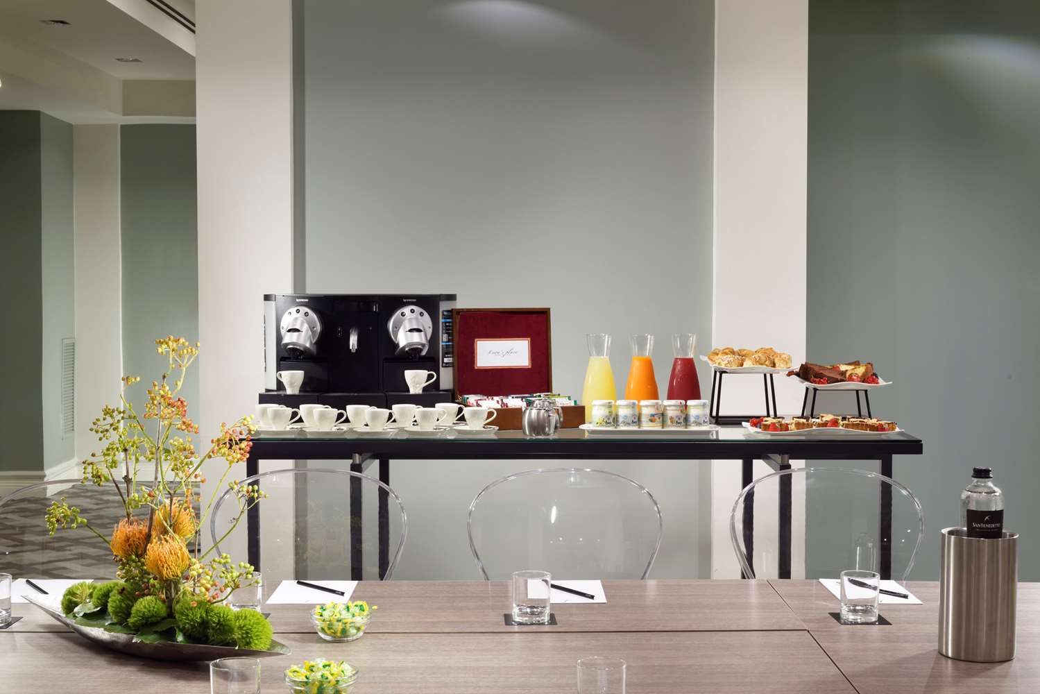 Leon's Place by null