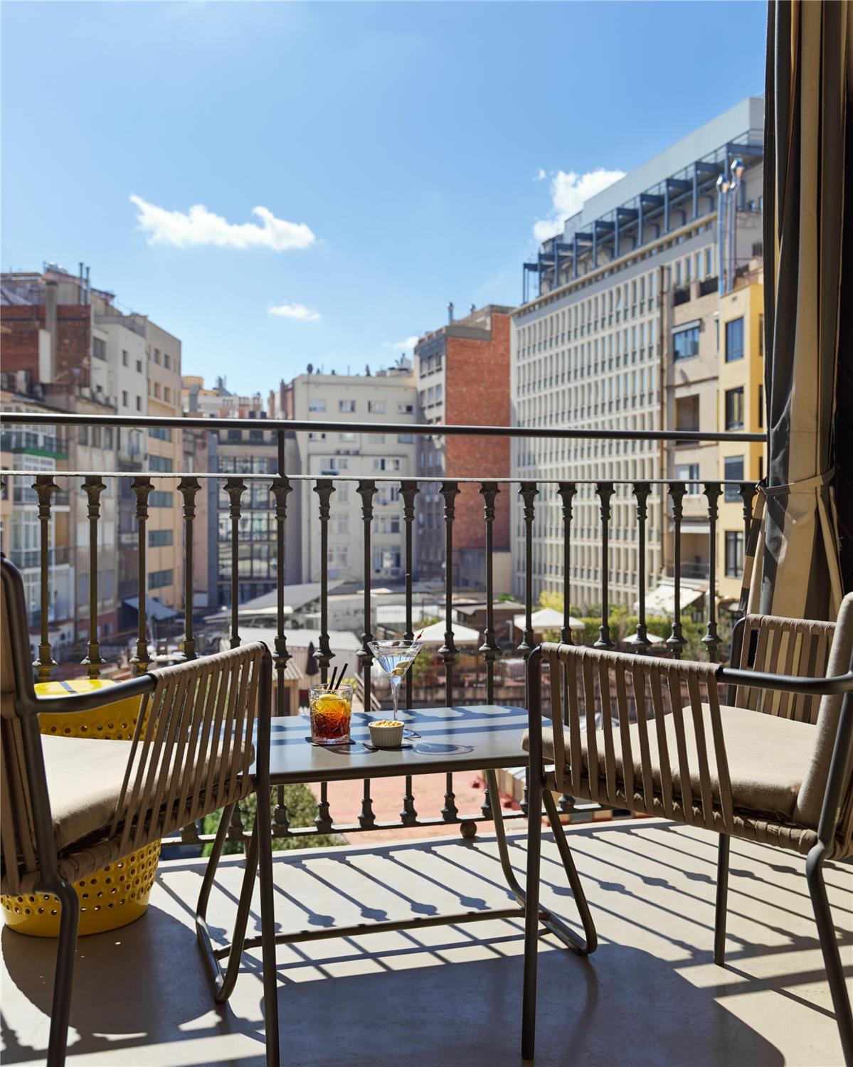 H10 Metropolitan by null