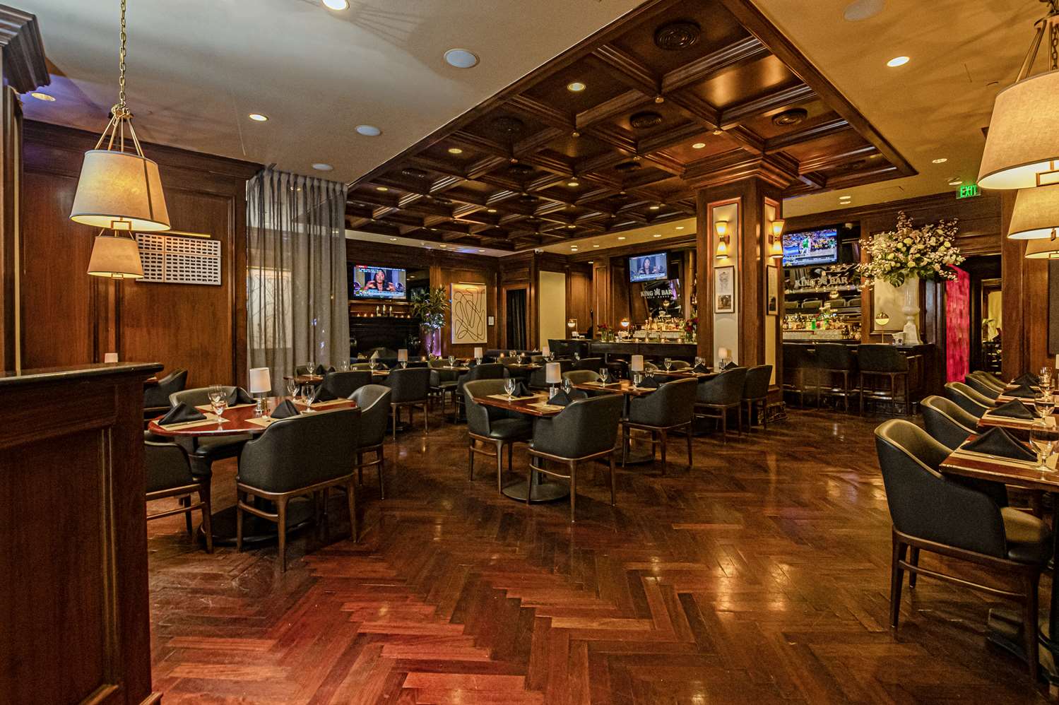 The Garden City Hotel by null