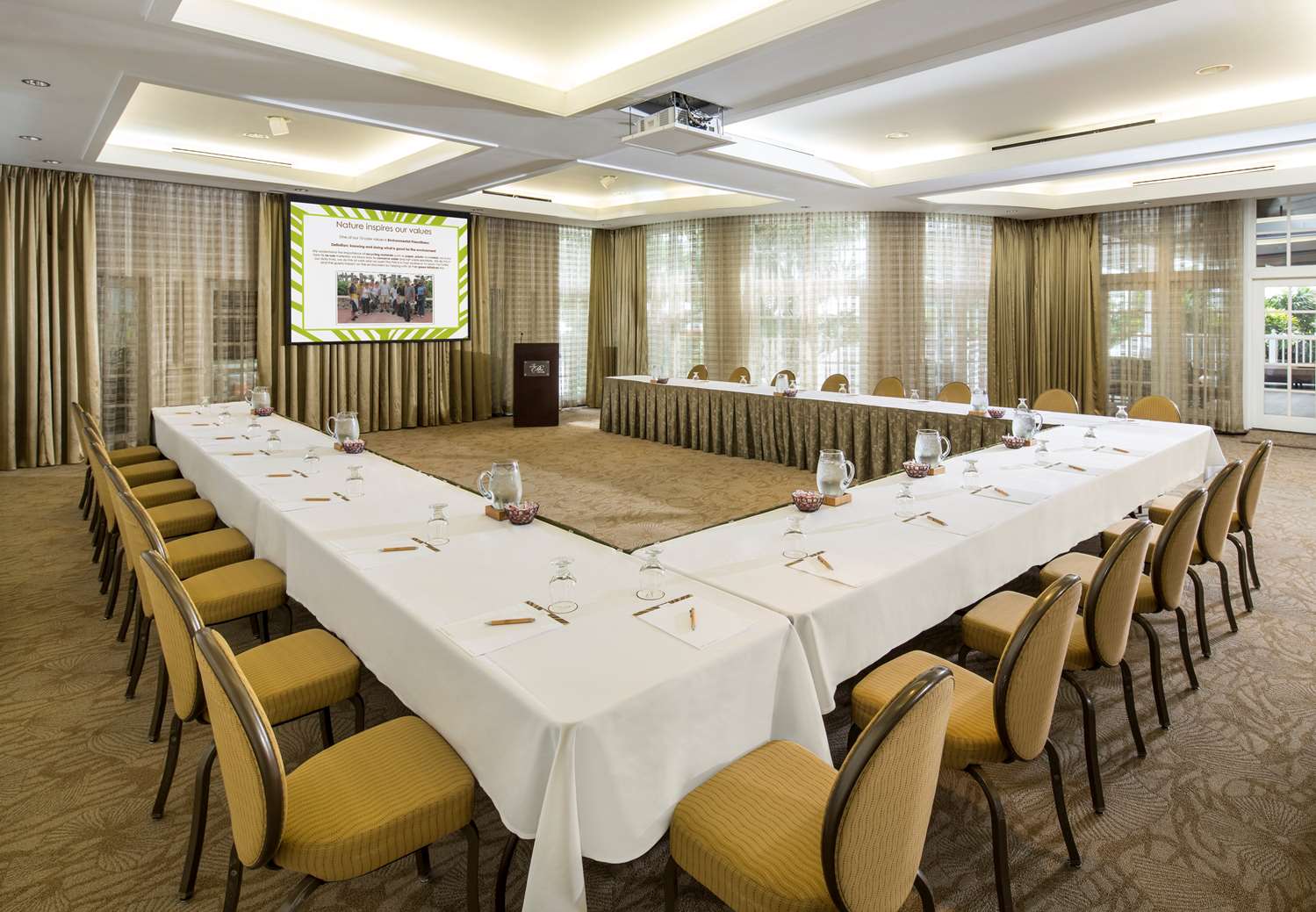 The Palms Hotel & Spa by null