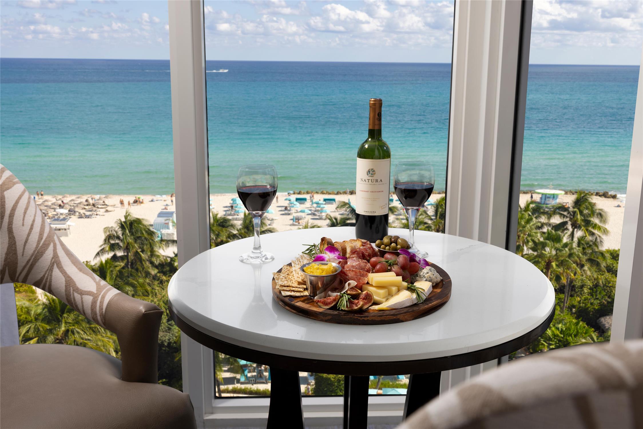 The Palms Hotel & Spa by null