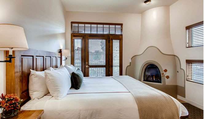 Piñon Court by La Fonda by null