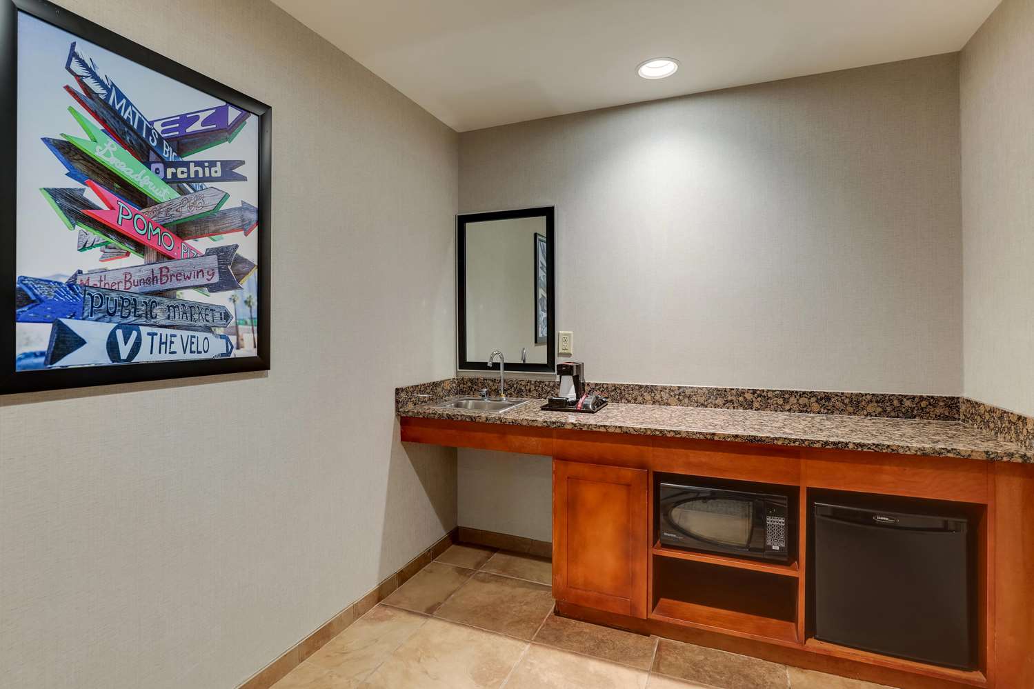 Drury Inn & Suites Phoenix Airport by null