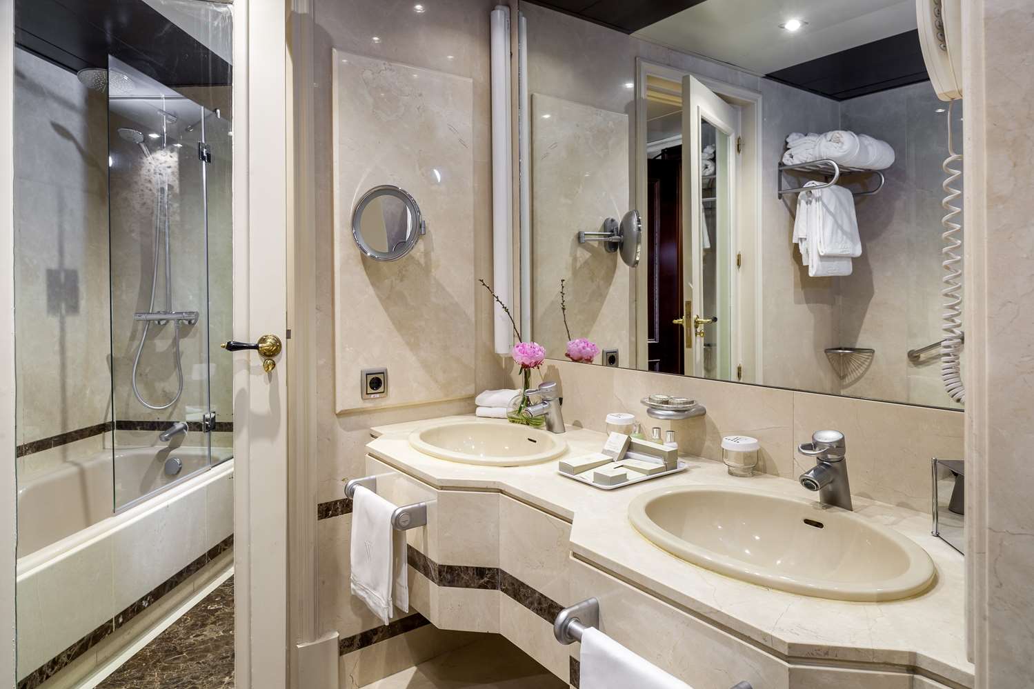 Hotel Wellington & Spa by null