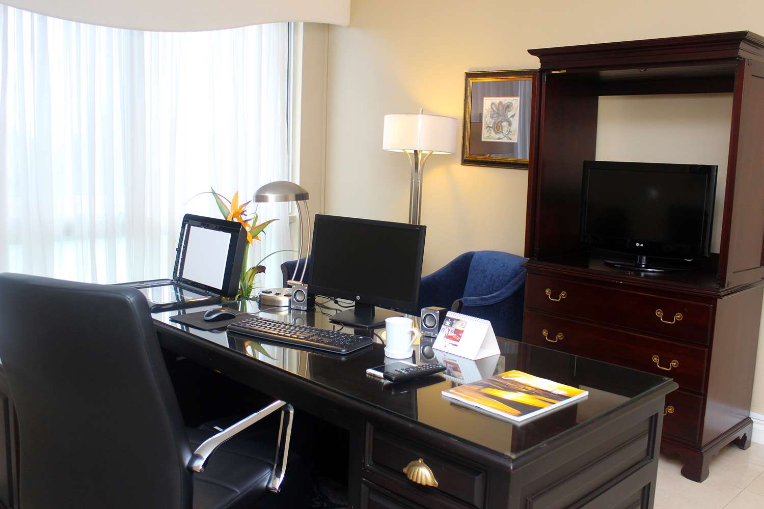 Courtleigh Hotel and Suites by null