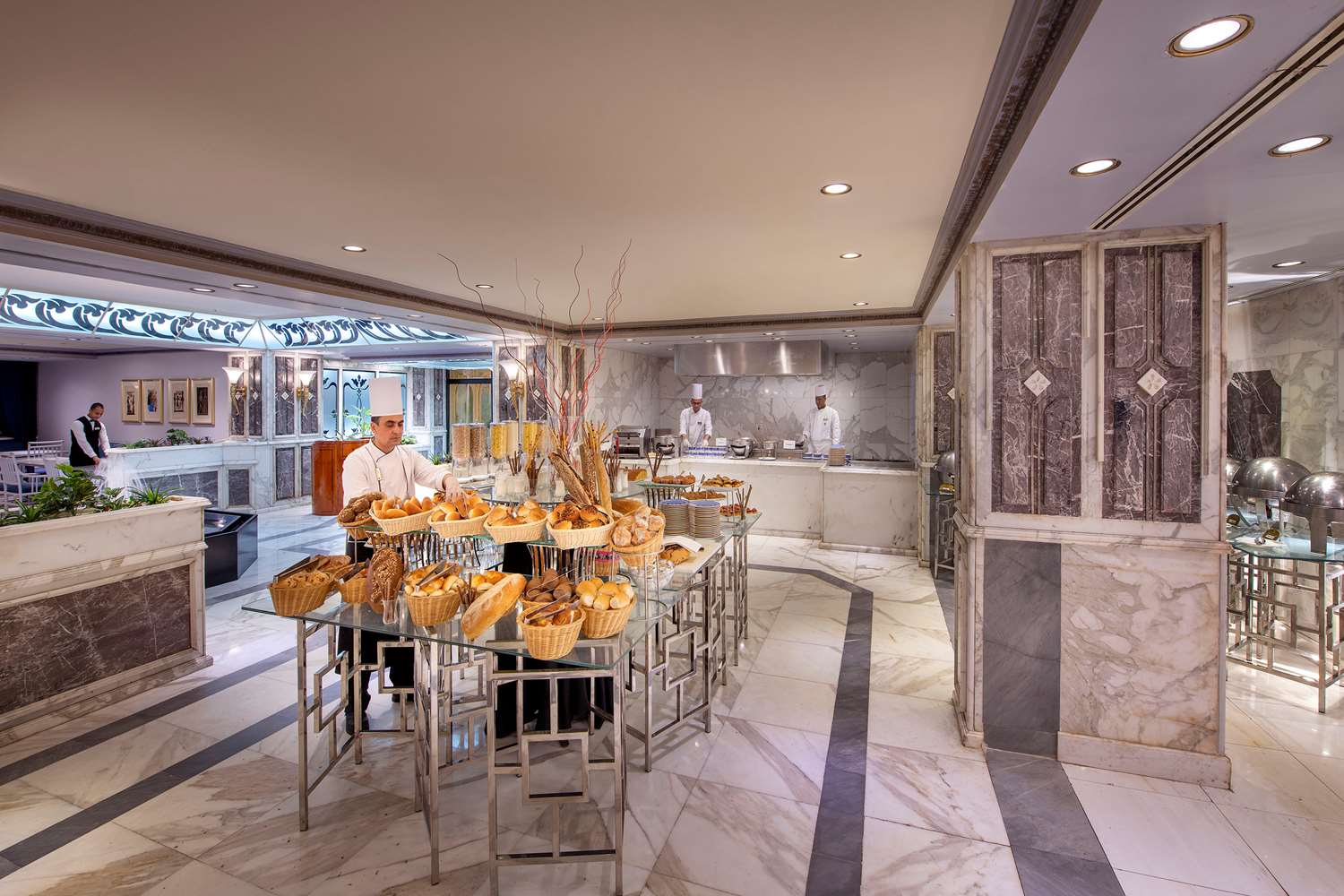 Sonesta St. George Hotel by null