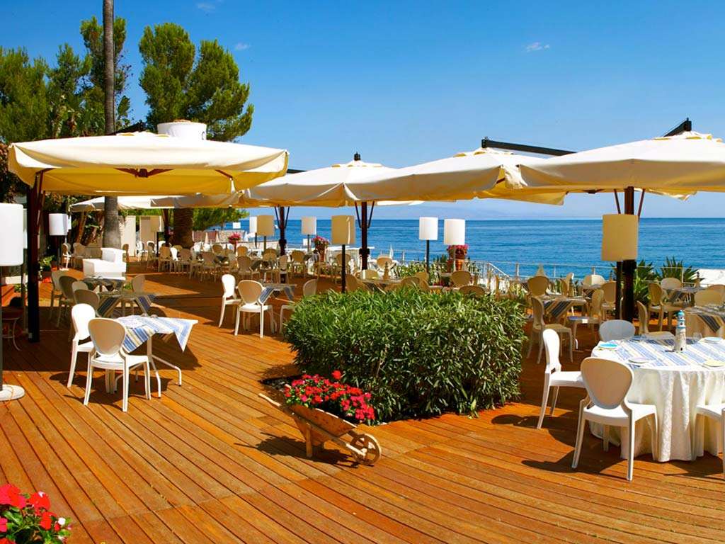 Hotel Caparena — Taormina