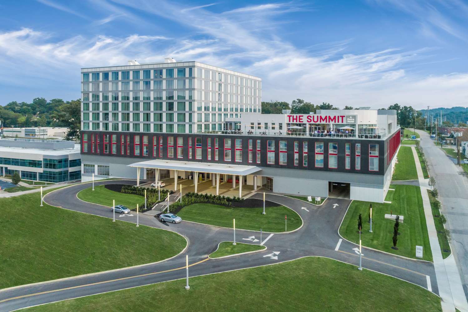 The Summit Hotel by null