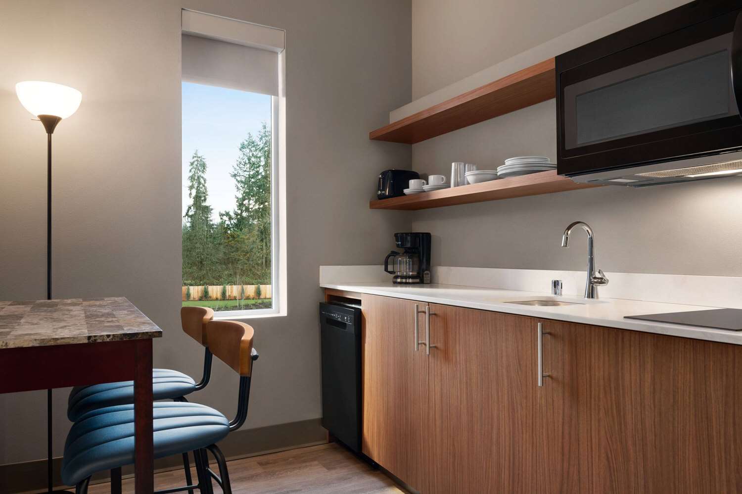 La Quinta Inn & Suites by Wyndham Marysville photo 8
