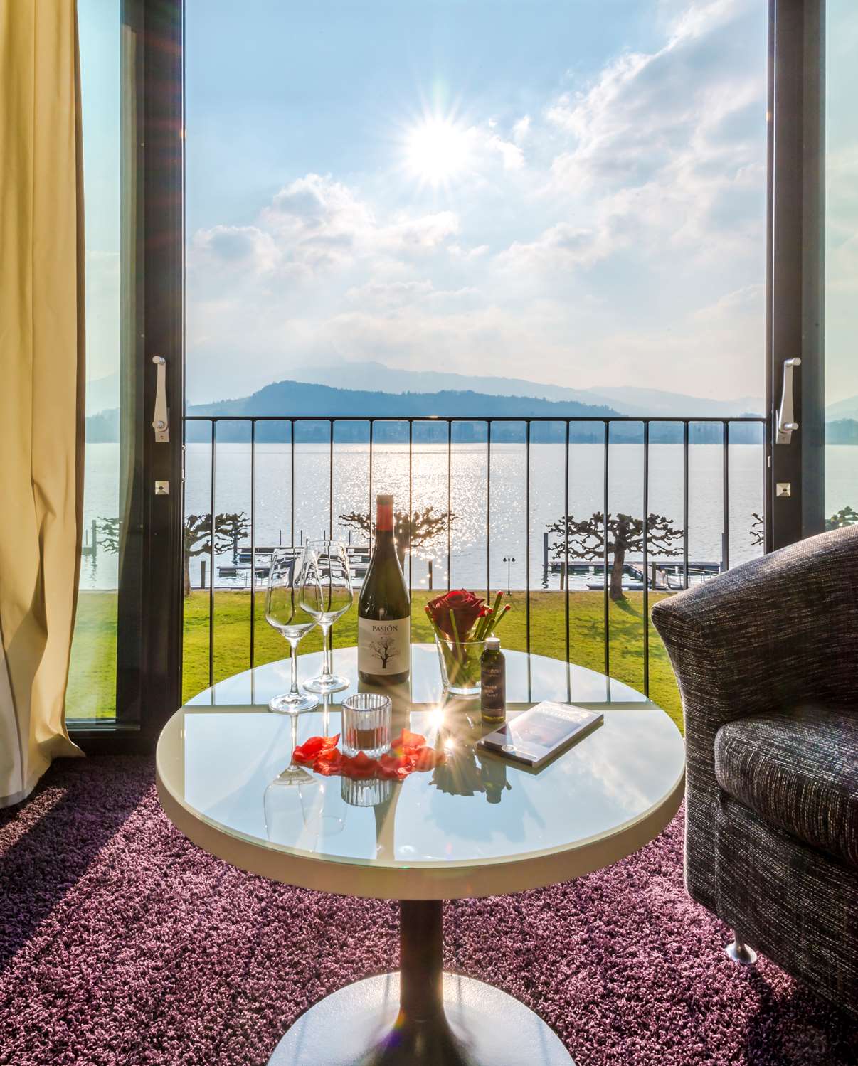 HERMITAGE Lake Lucerne by null