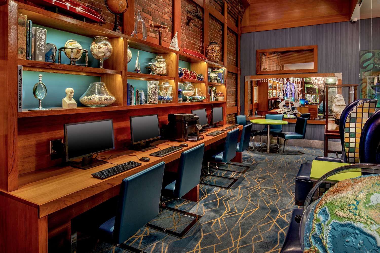 Harborside Inn by null