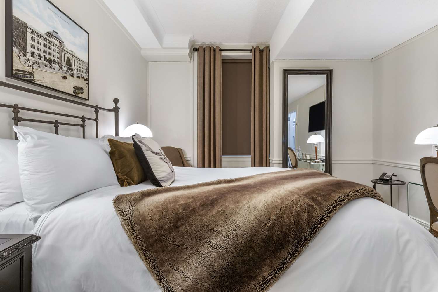 The Fort Garry Hotel, Spa and Conference Centre by null
