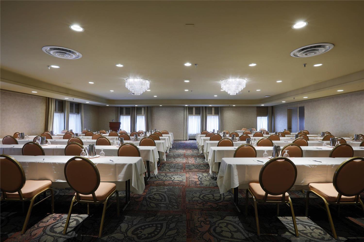 The Fort Garry Hotel, Spa and Conference Centre by null