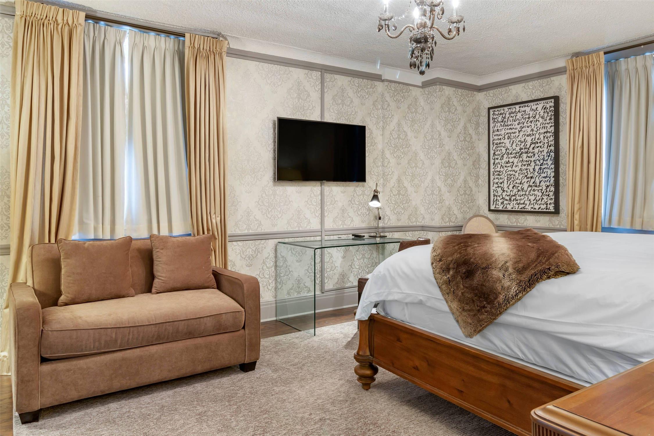 The Fort Garry Hotel, Spa and Conference Centre by null