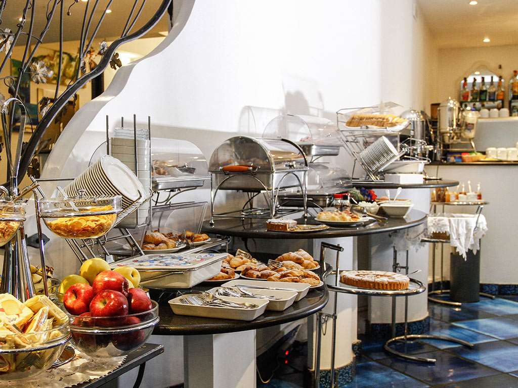 Art Hotel / Hotel Pasitea by null