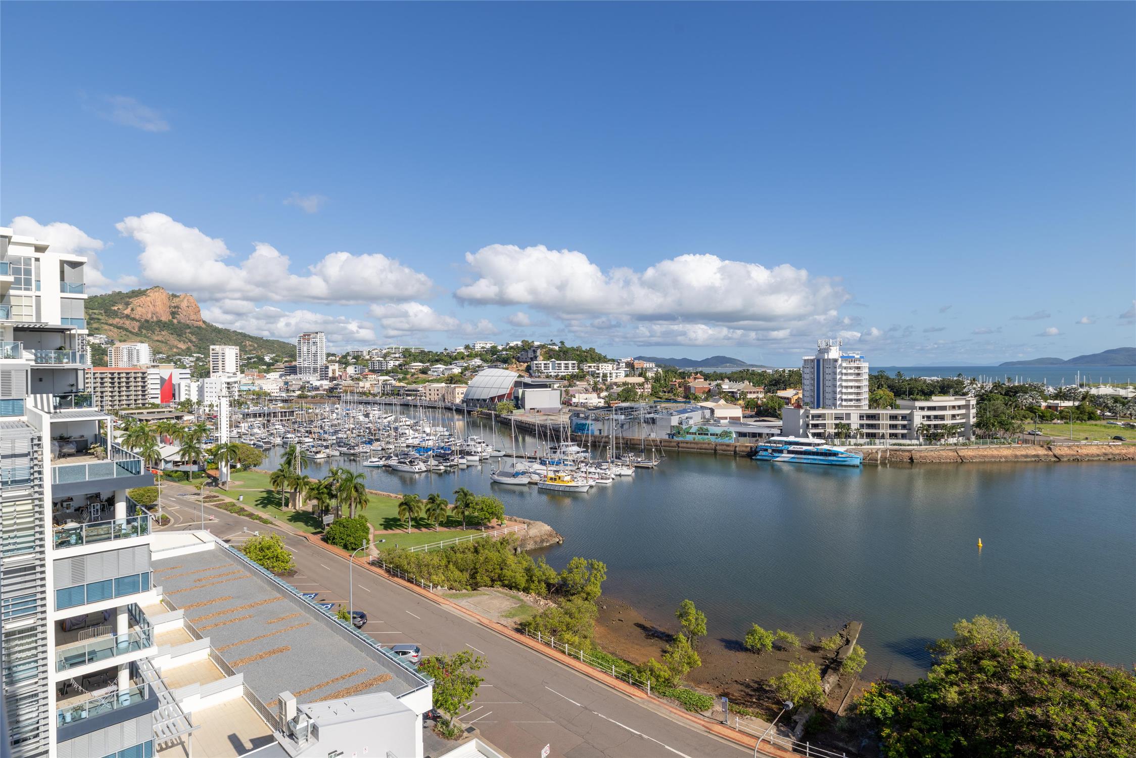 Oaks Townsville Hotel by null