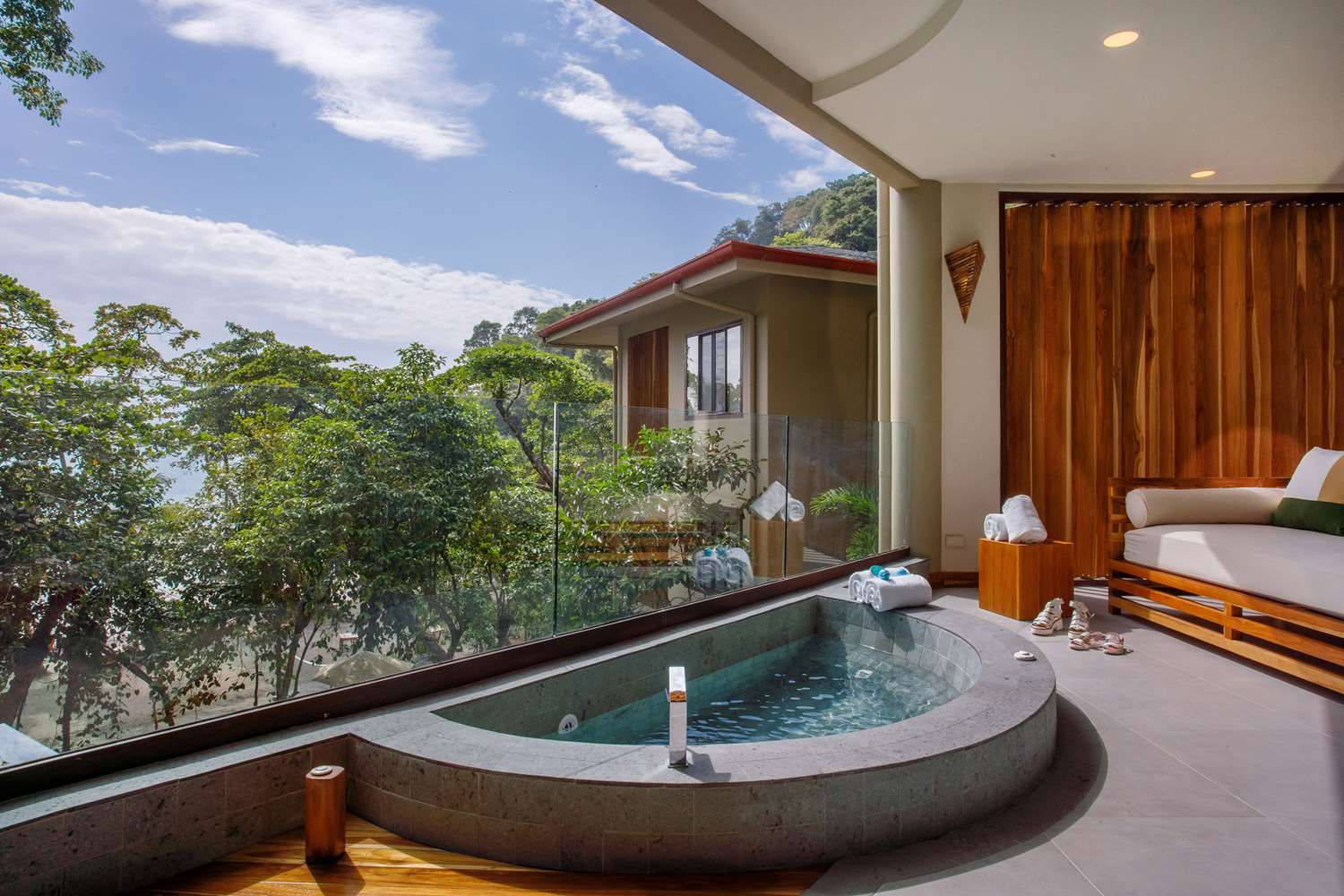 Arenas Del Mar Beachfront & Rainforest Resort by null