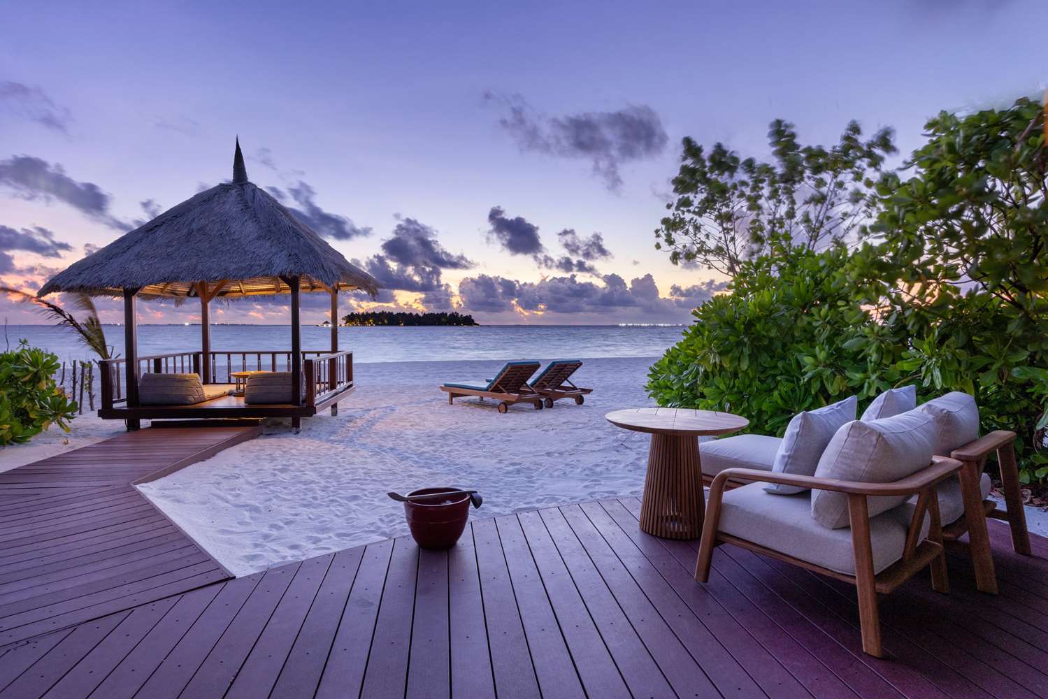 Banyan Tree Vabbinfaru by null