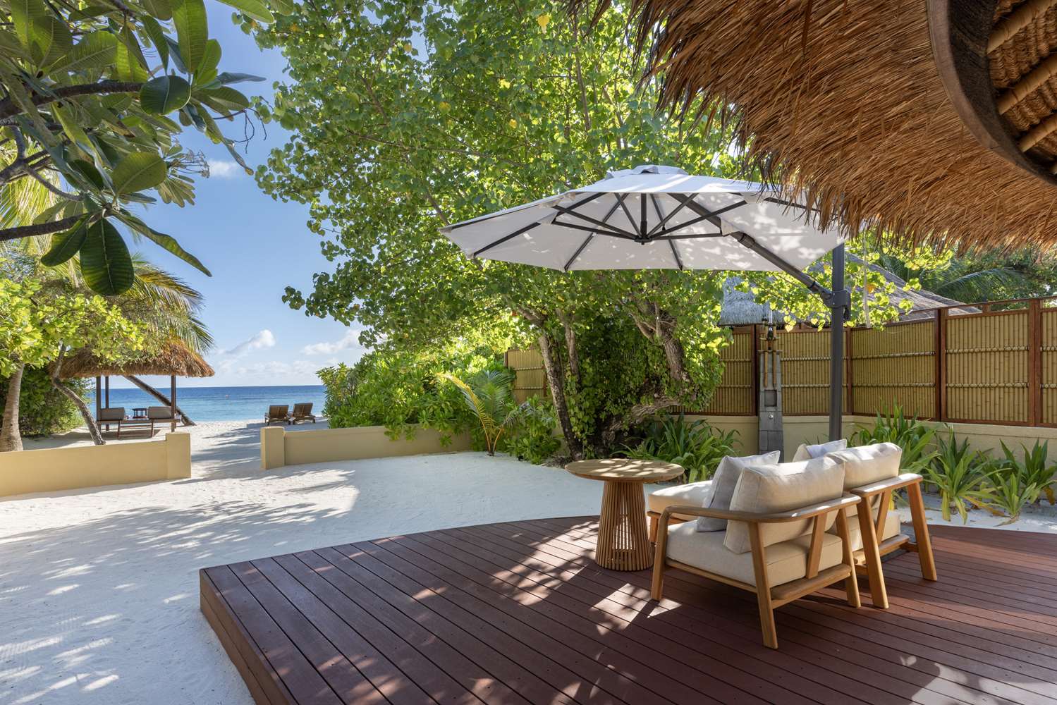 Banyan Tree Vabbinfaru by null