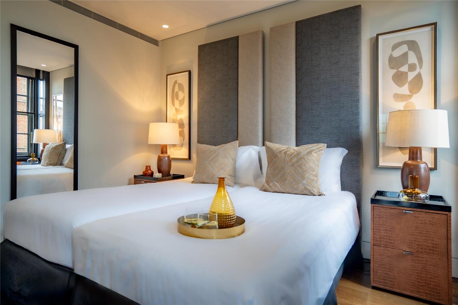 JW Marriott Grosvenor House London by null