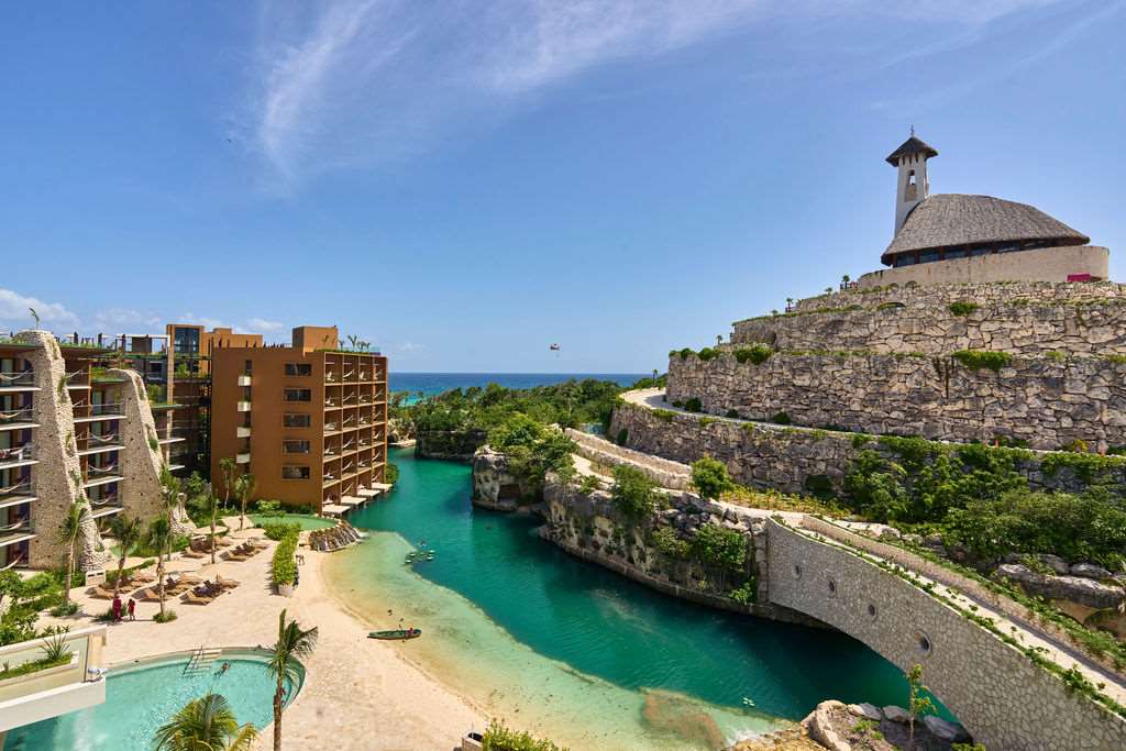Hotel Xcaret Arte by null