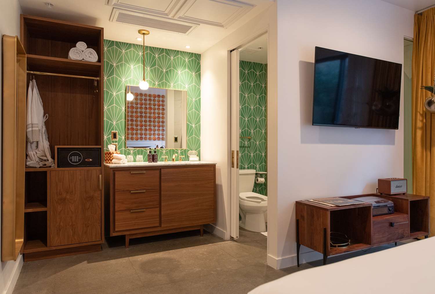 Rise Uptown Hotel by null