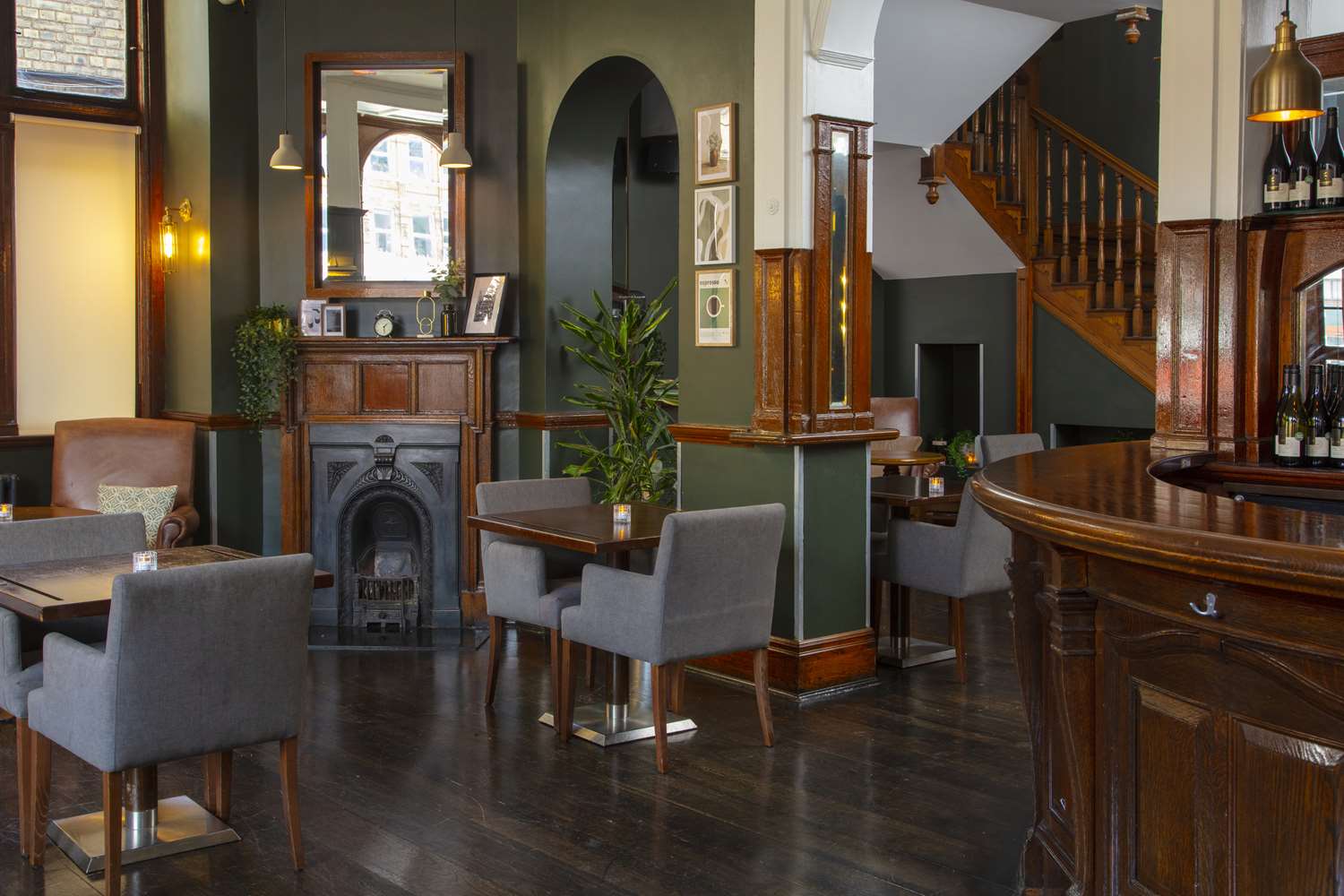 The Crown London Hotel by null