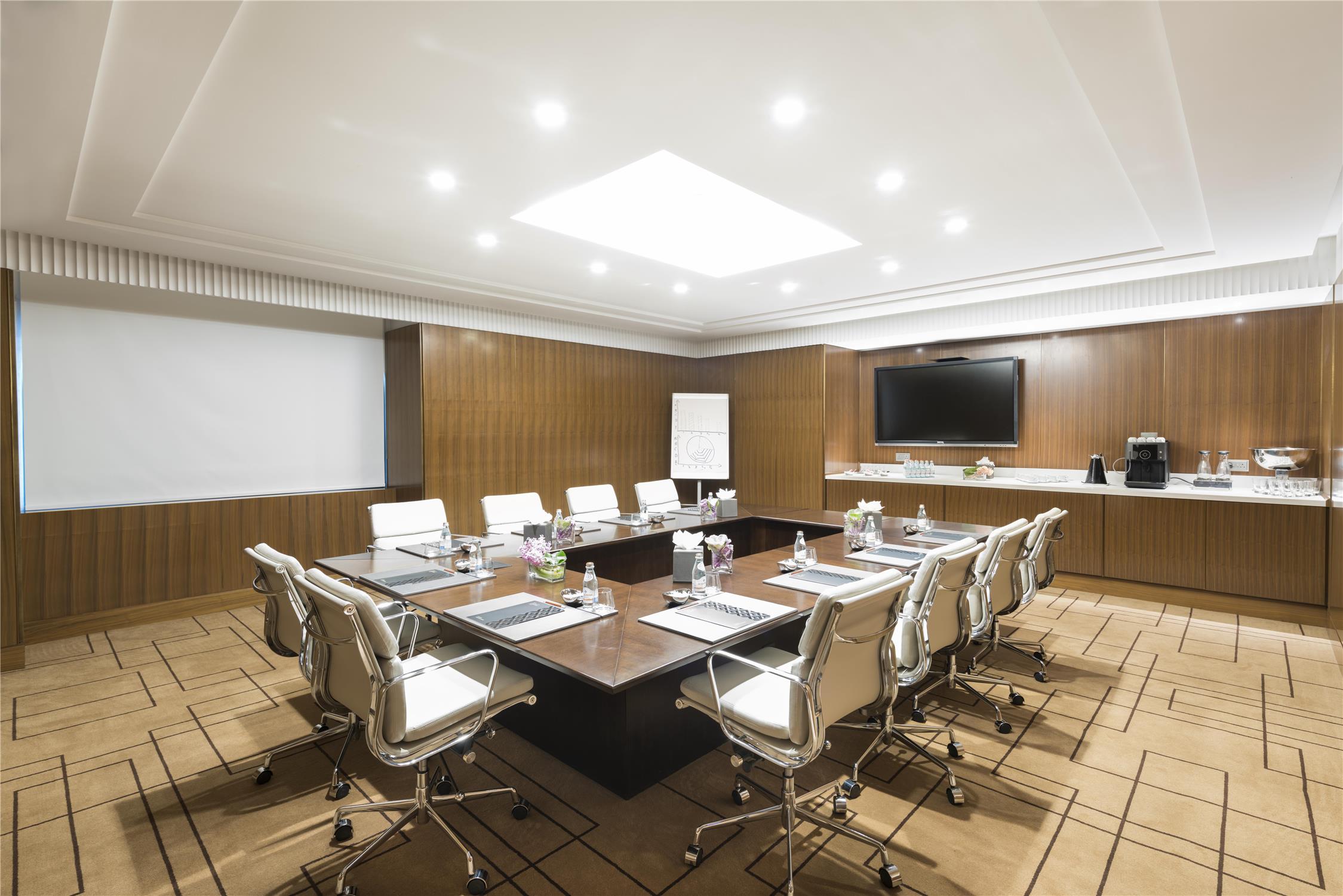 The Hotel Galleria Jeddah, Curio Collection by Hilton photo 6