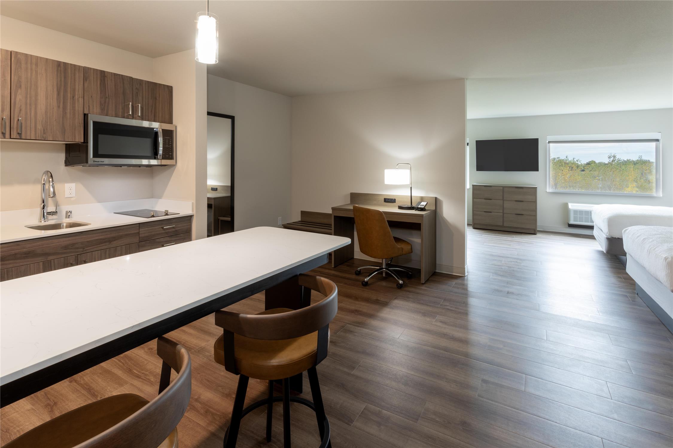 GrandStay Hotel & Suites Kaukauna-Appleton photo 2