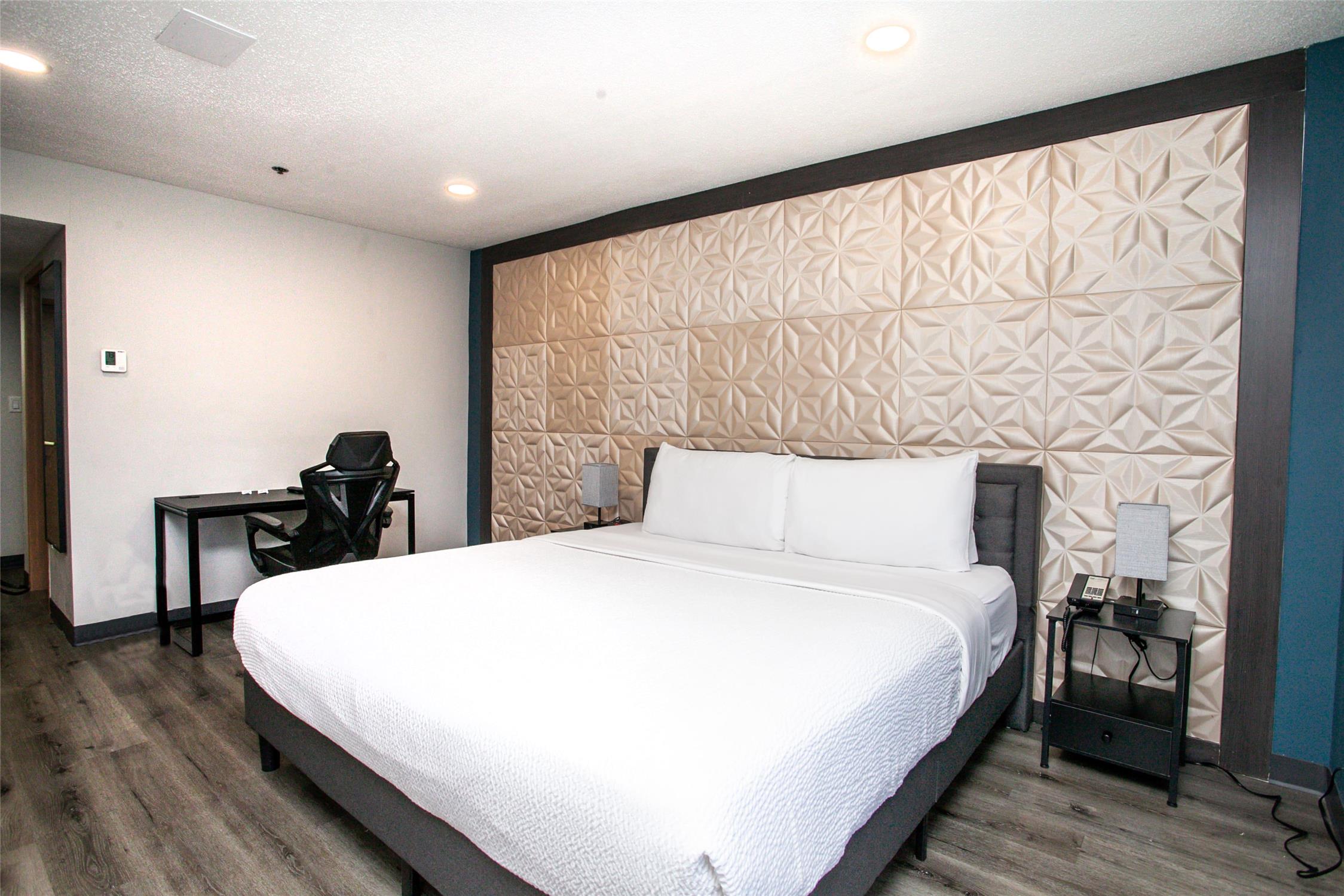 Chateau Hotel and Conference Center photo 3