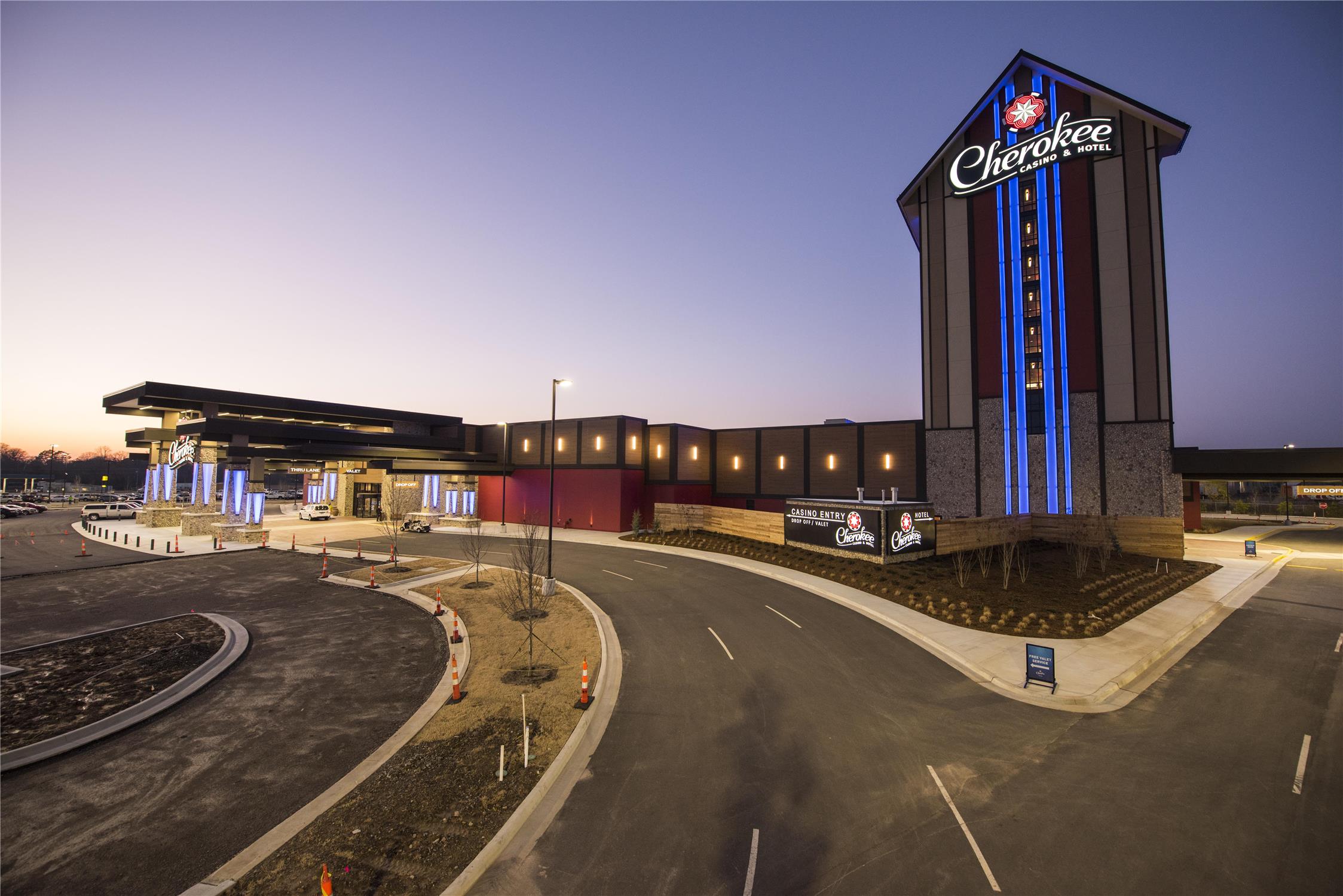 Cherokee Casino and Hotel Roland photo 6