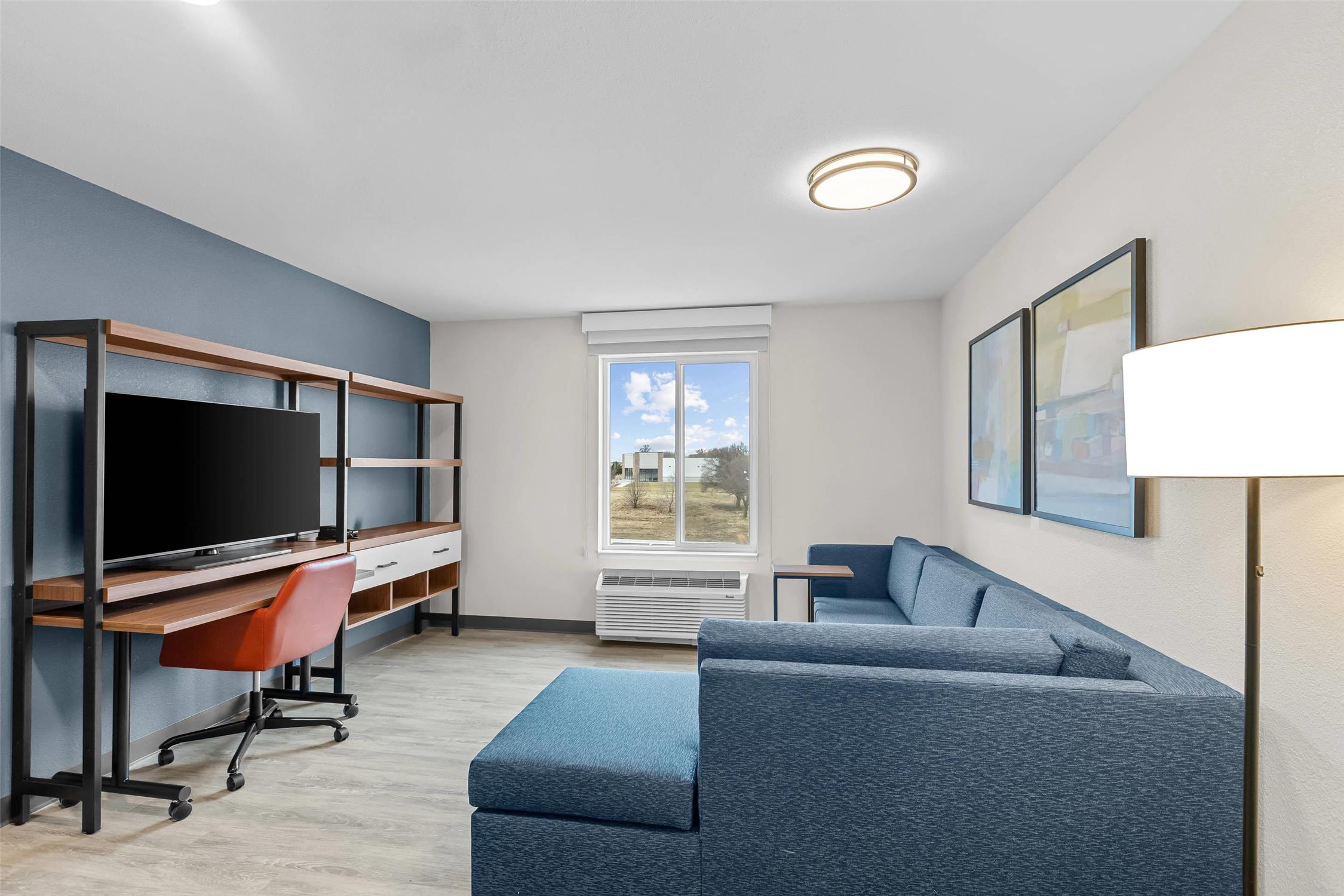 Everhome Suites Wichita Northeast photo 4