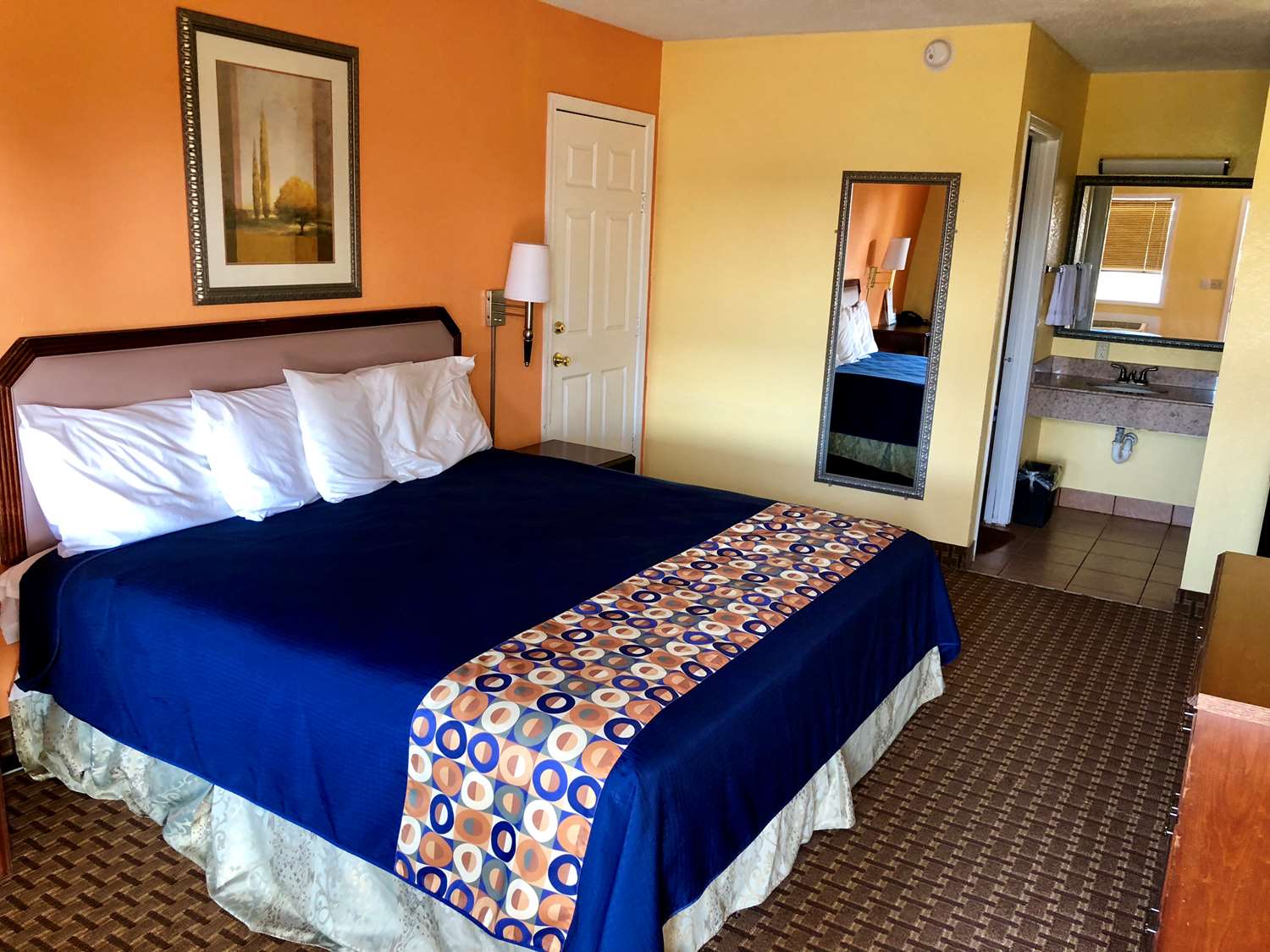 Americas Best Value Inn Princess Anne photo 3