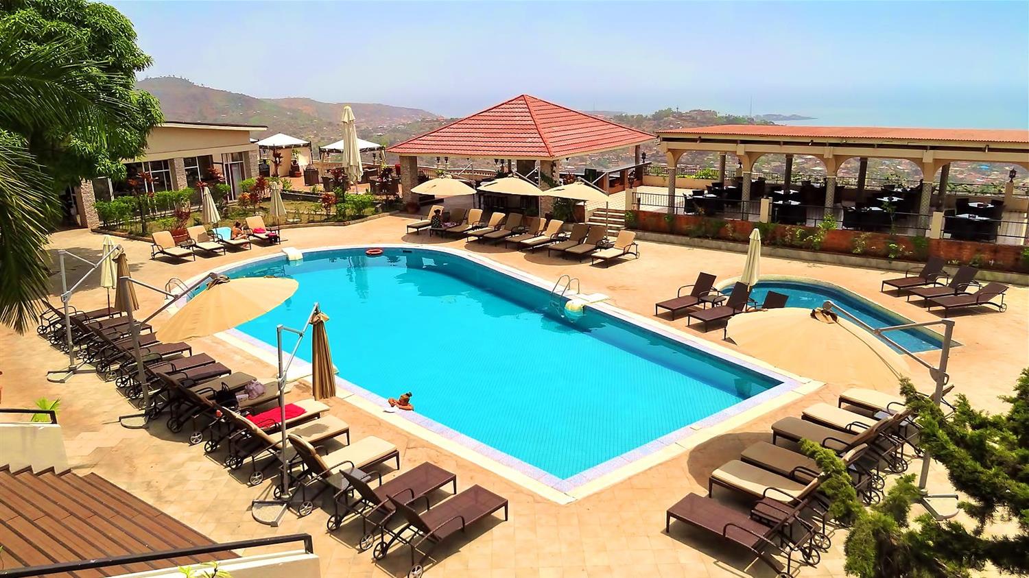 The Country Lodge Hotel by null