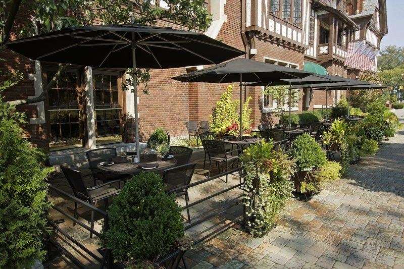 Best Western Premier Mariemont Inn by null
