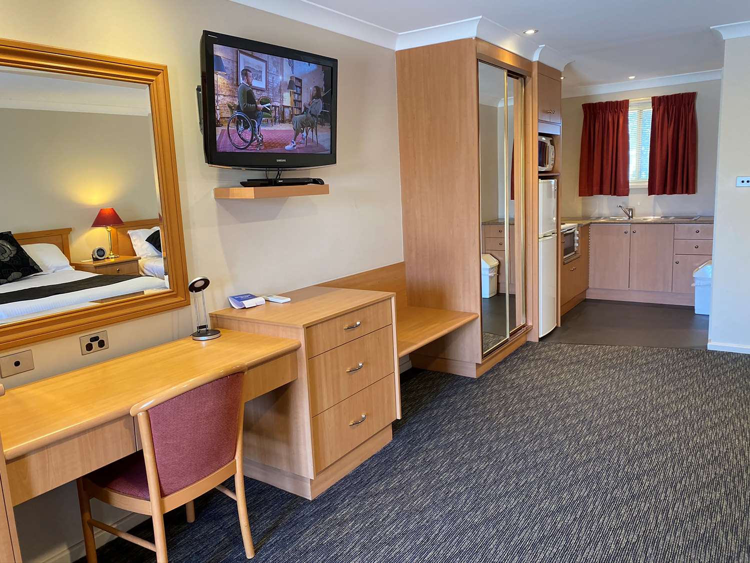 Best Western Plus All Settlers Motor Inn photo 5
