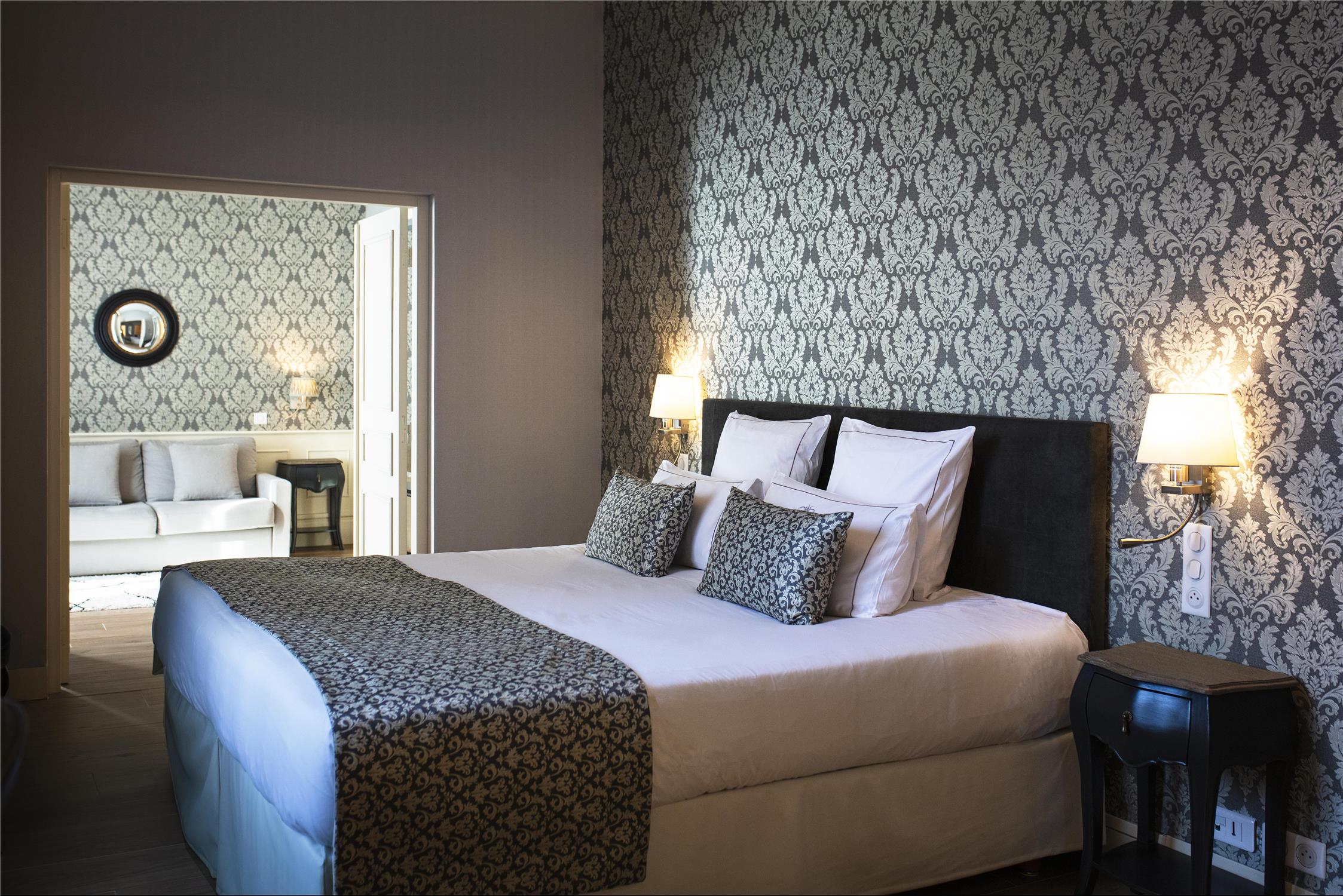 Hotel & Spa Le Grand Monarque Chartres by null