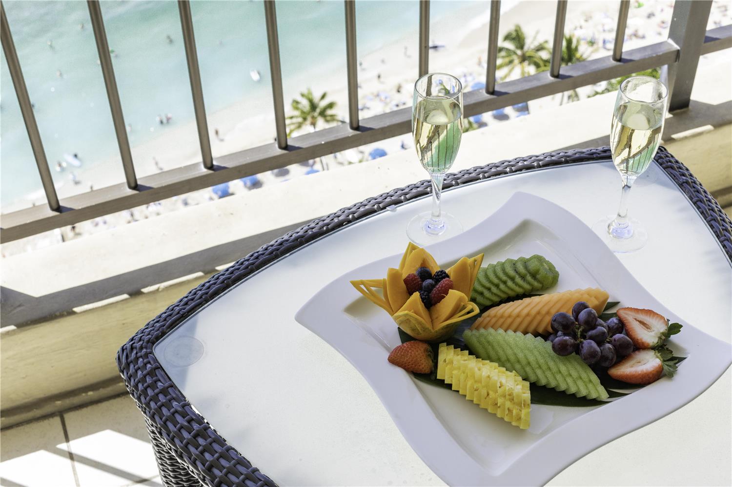 Hyatt Regency Waikiki Beach Resort and Spa by null