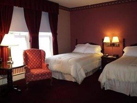 The Inn at Saratoga by null